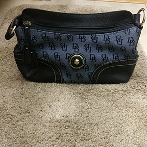 Dooney & Bourke